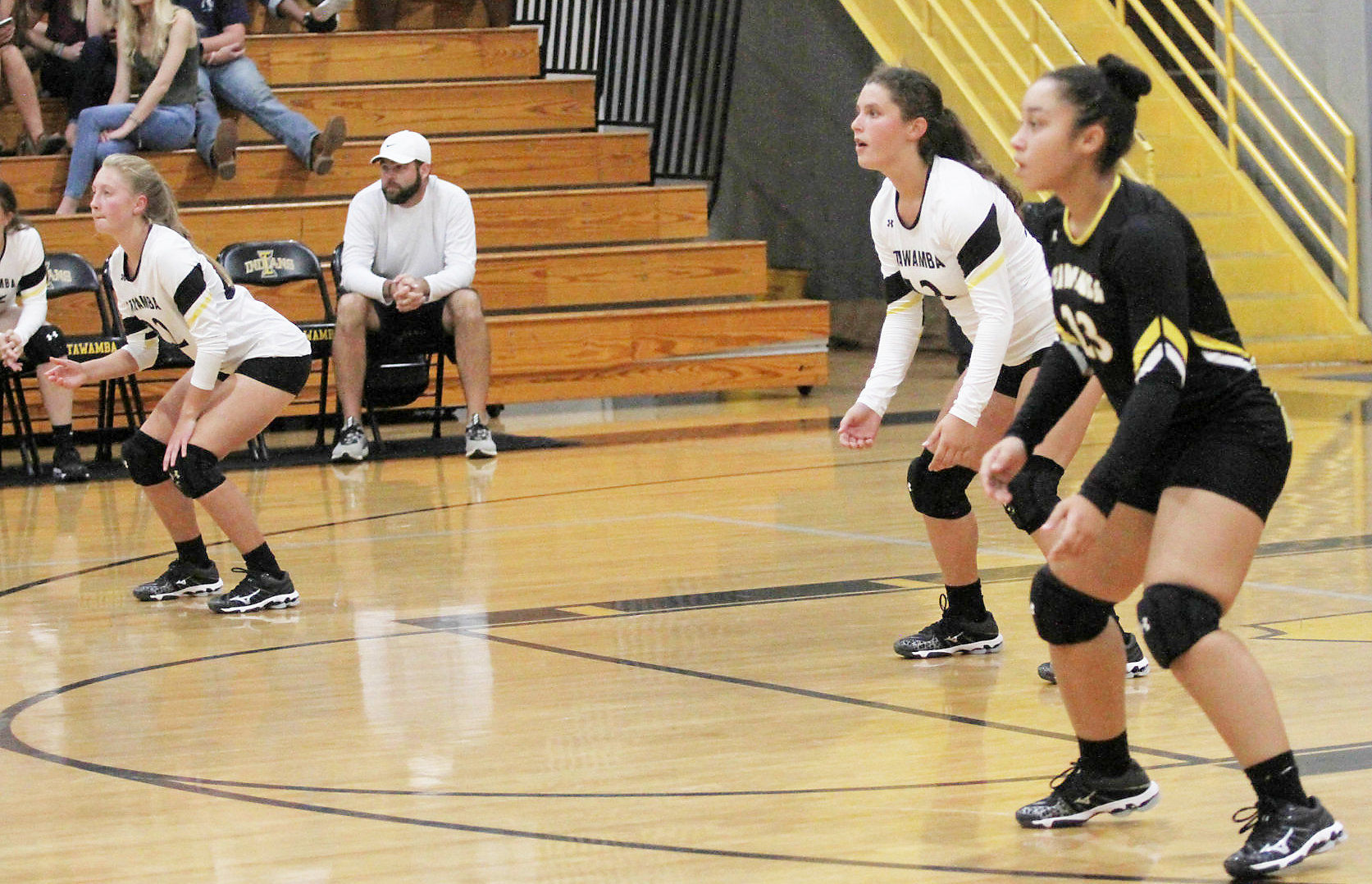 IAHS volleyball
